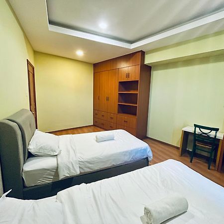 Kuching City Center Riverbank Suites With Marvelous River View ภายนอก รูปภาพ