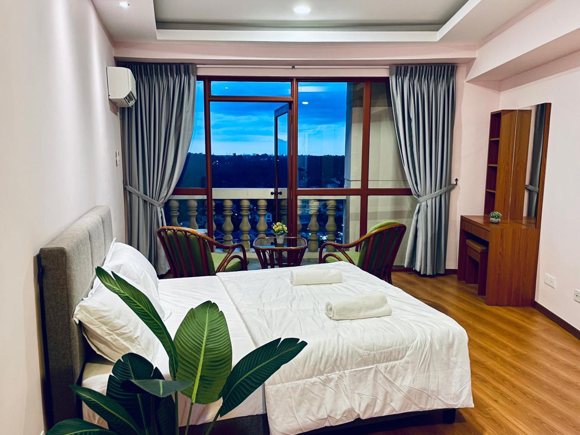 Kuching City Center Riverbank Suites With Marvelous River View ภายนอก รูปภาพ