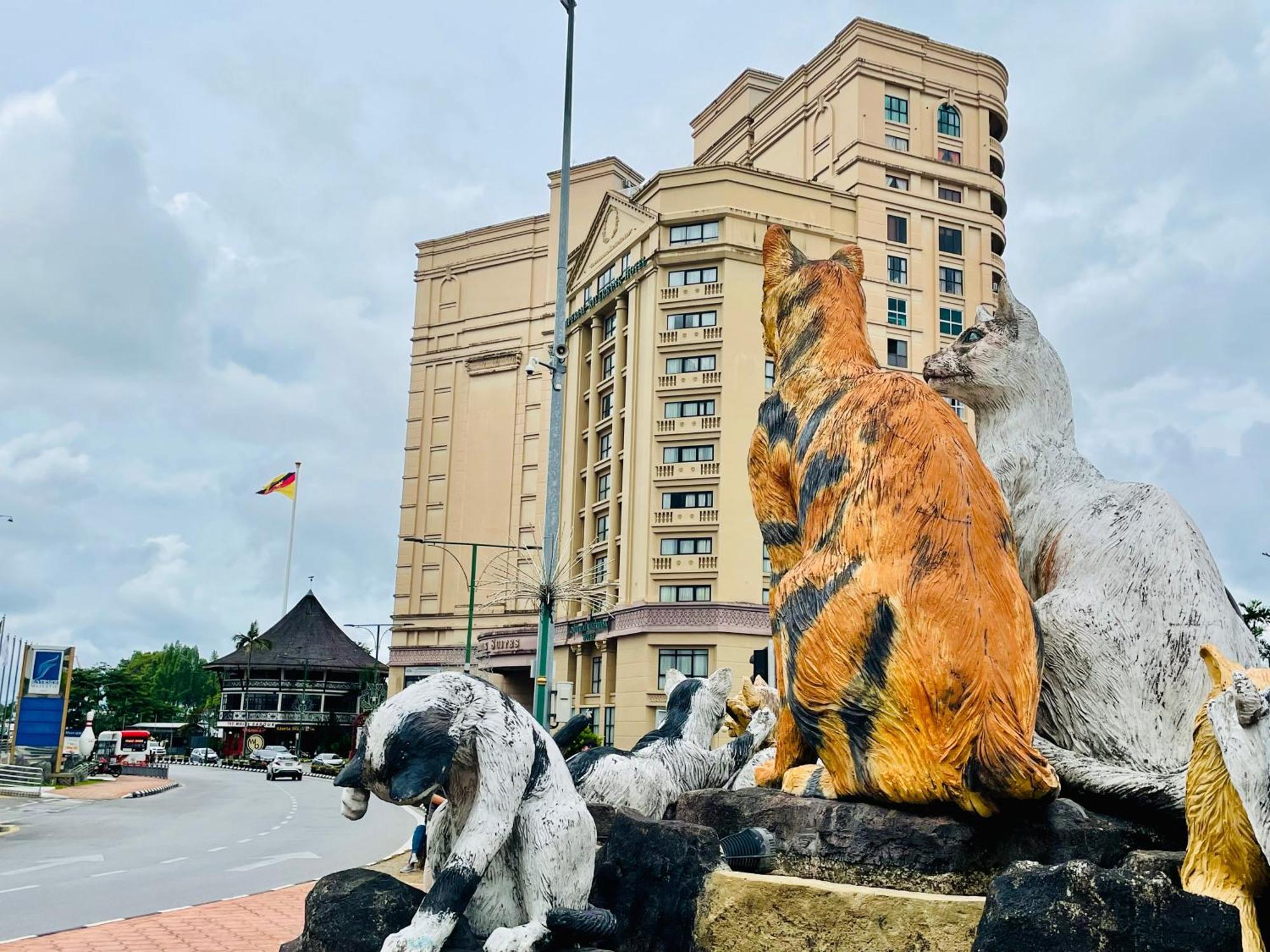 Kuching City Center Riverbank Suites With Marvelous River View ภายนอก รูปภาพ